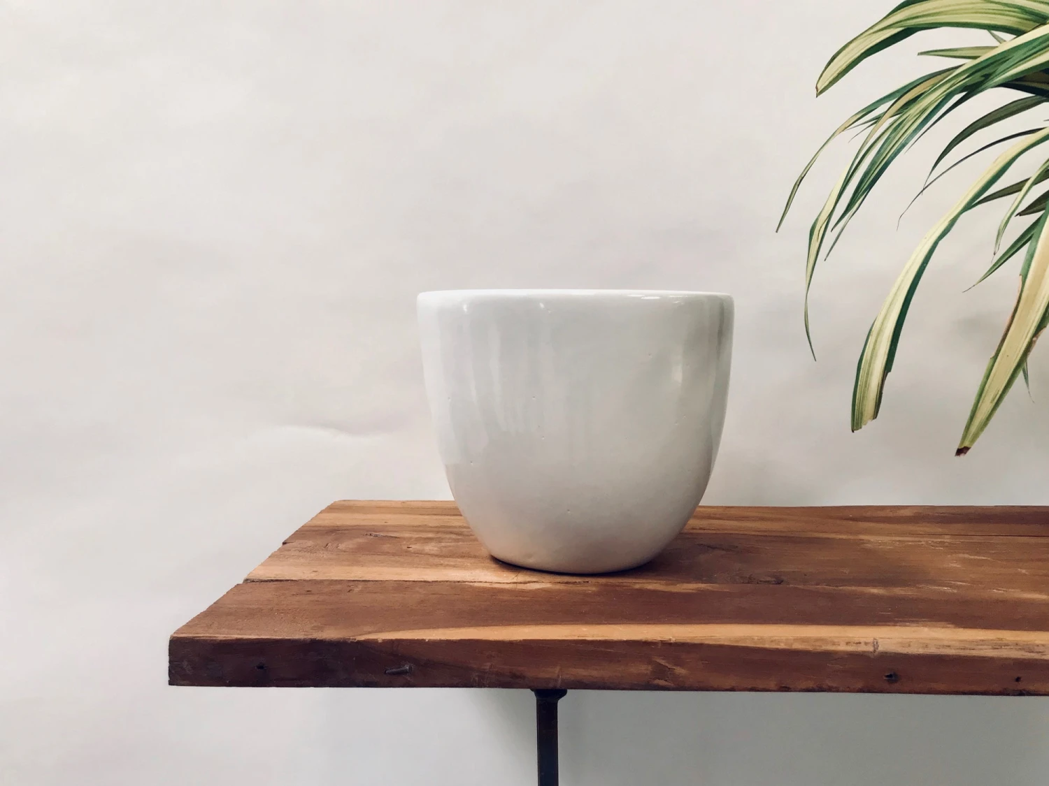 Echoing Eternity (Slim) - White 2 Echoing Eternity (Slim) - White - Image 2