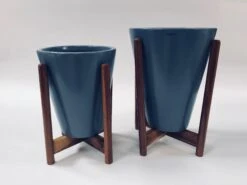 Love Bite With Wooden Stands - Grey