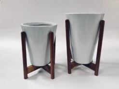 Love Bite With Wooden Stands - White