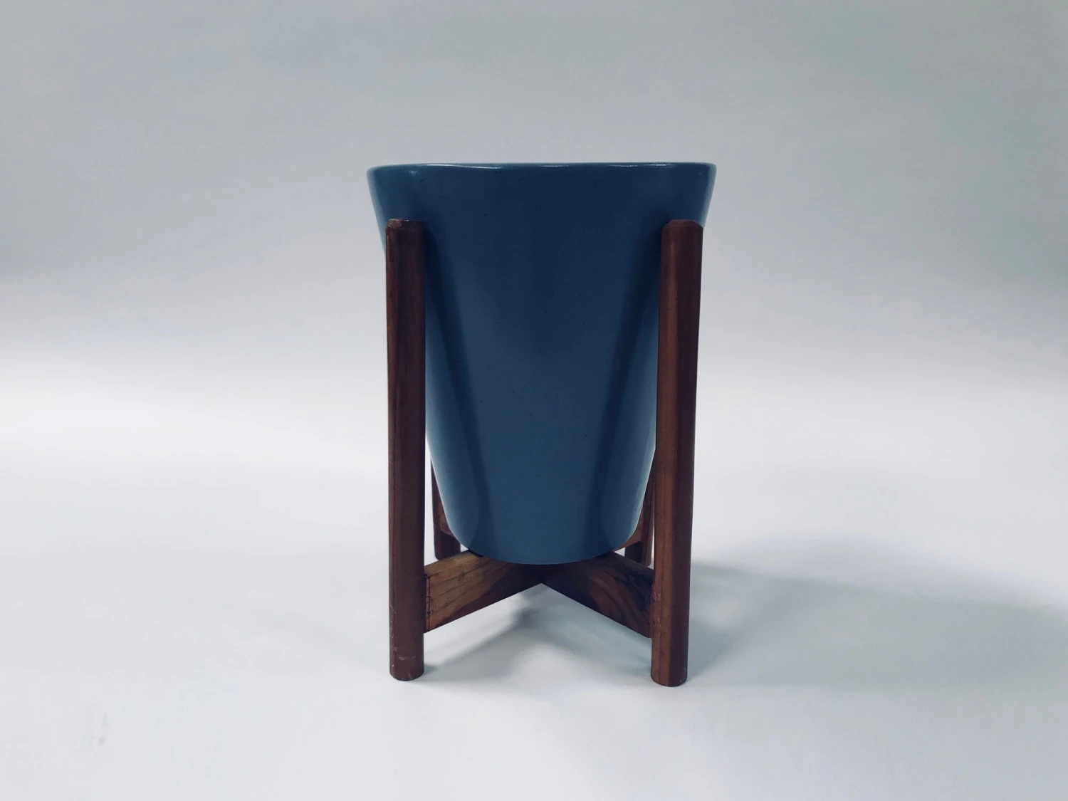 Love Bite With Wooden Stands - Grey 2 Love Bite With Wooden Stands - Grey - Image 2