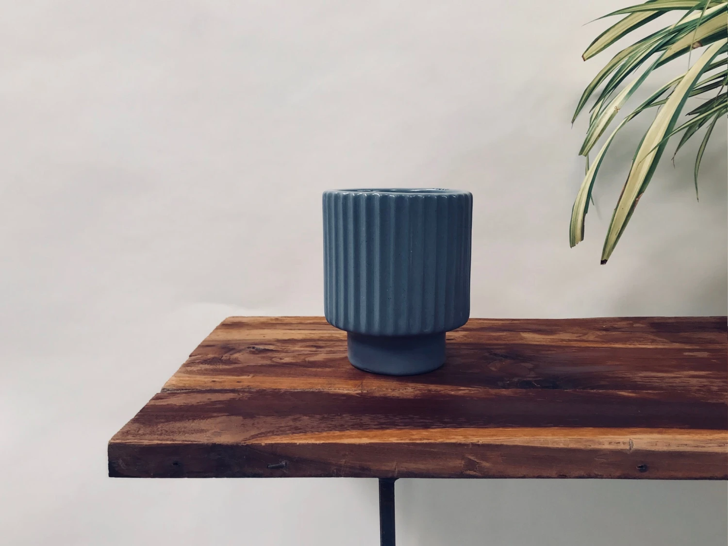 Dark Affinity - Grey 2 Dark Affinity - Grey - Image 2