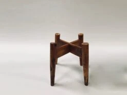 Crimson Sky With Wooden Stand -Care Flowering Shop WOODENSTAND abae79e3 24e4 42ba 8d70 f54a0dc81ff6